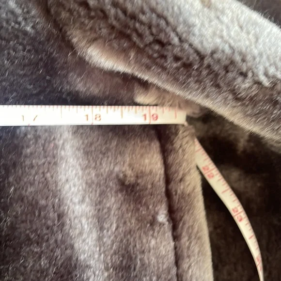 Charcoal vintage faux fur. Two hidden closures, two pockets SZ 10 vintage EUC - Picture 10 of 10